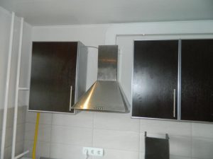 Установка вытяжки на кухне в Балаково
