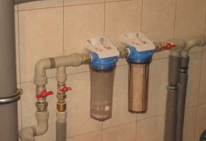Установка проточного фильтра для воды в Балаково